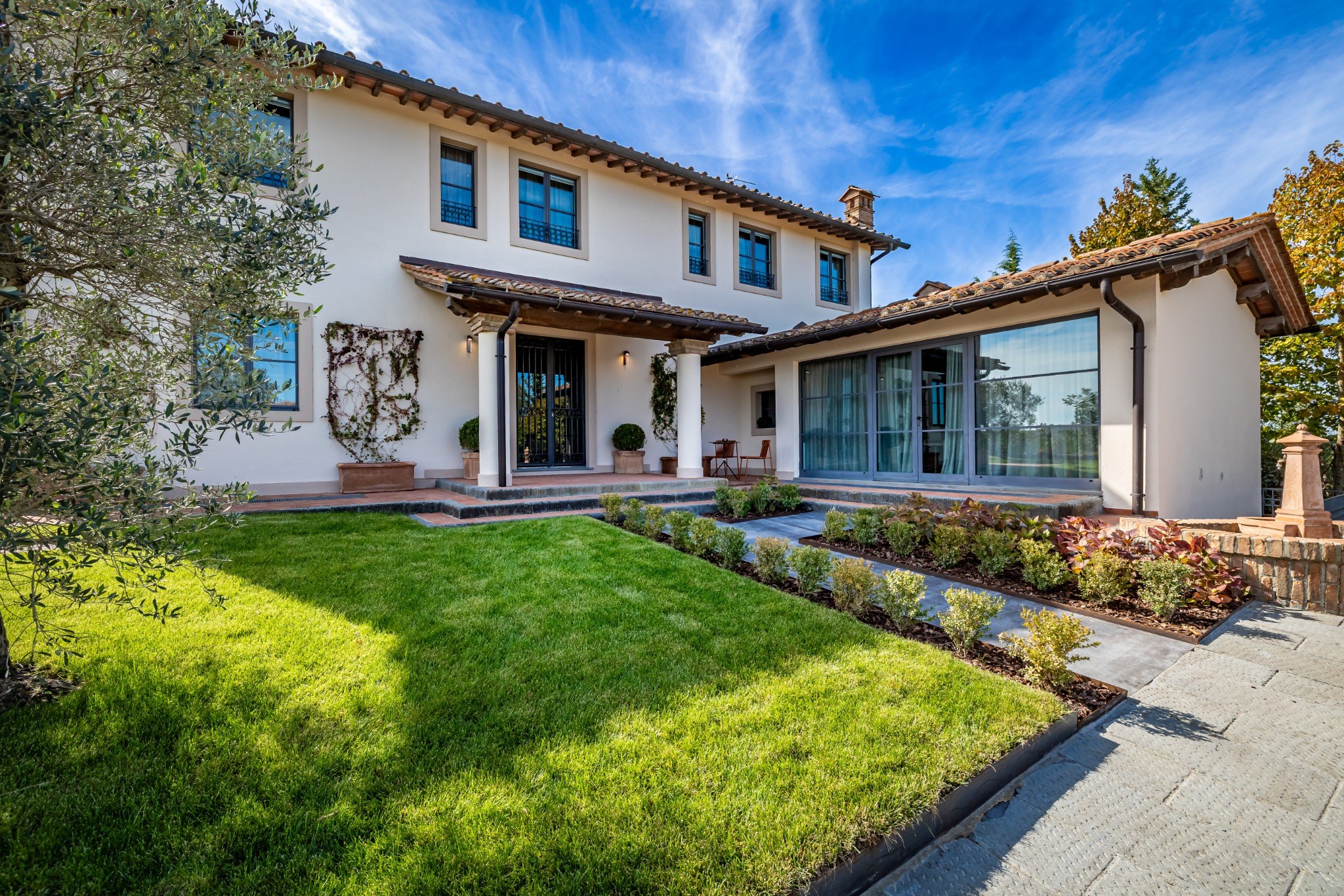 Villa Luce exterior facade