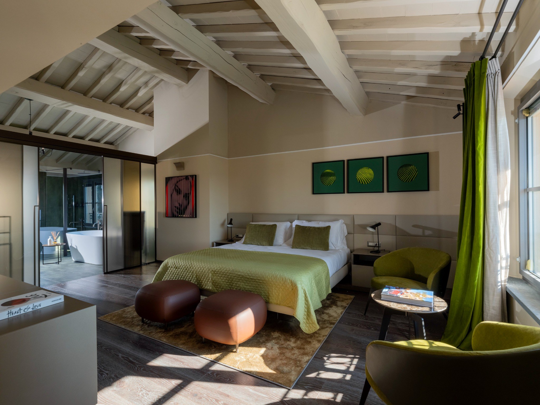 Villa Luce suite bedroom