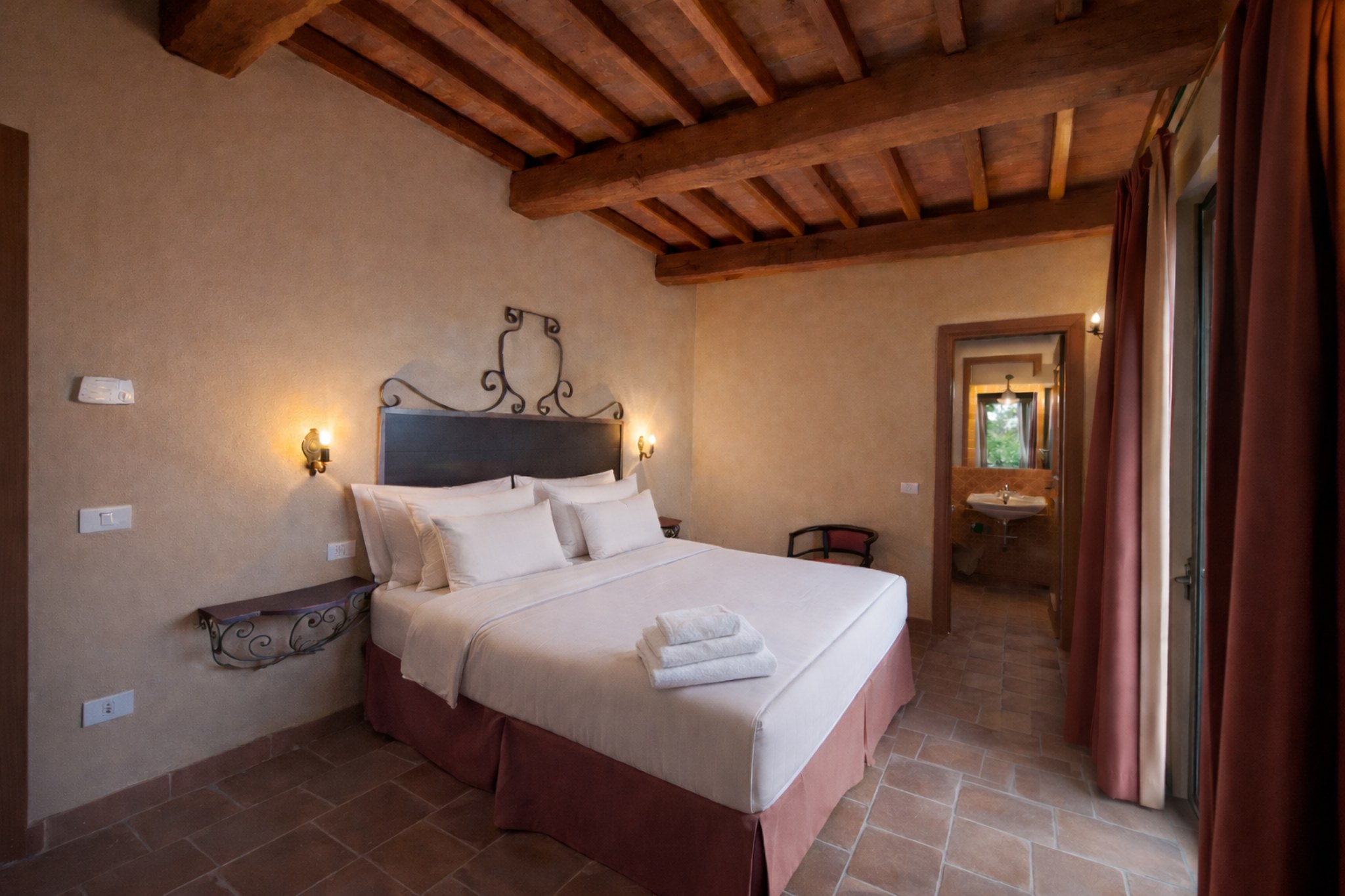 Villa Piaggetta lounge with fireplace