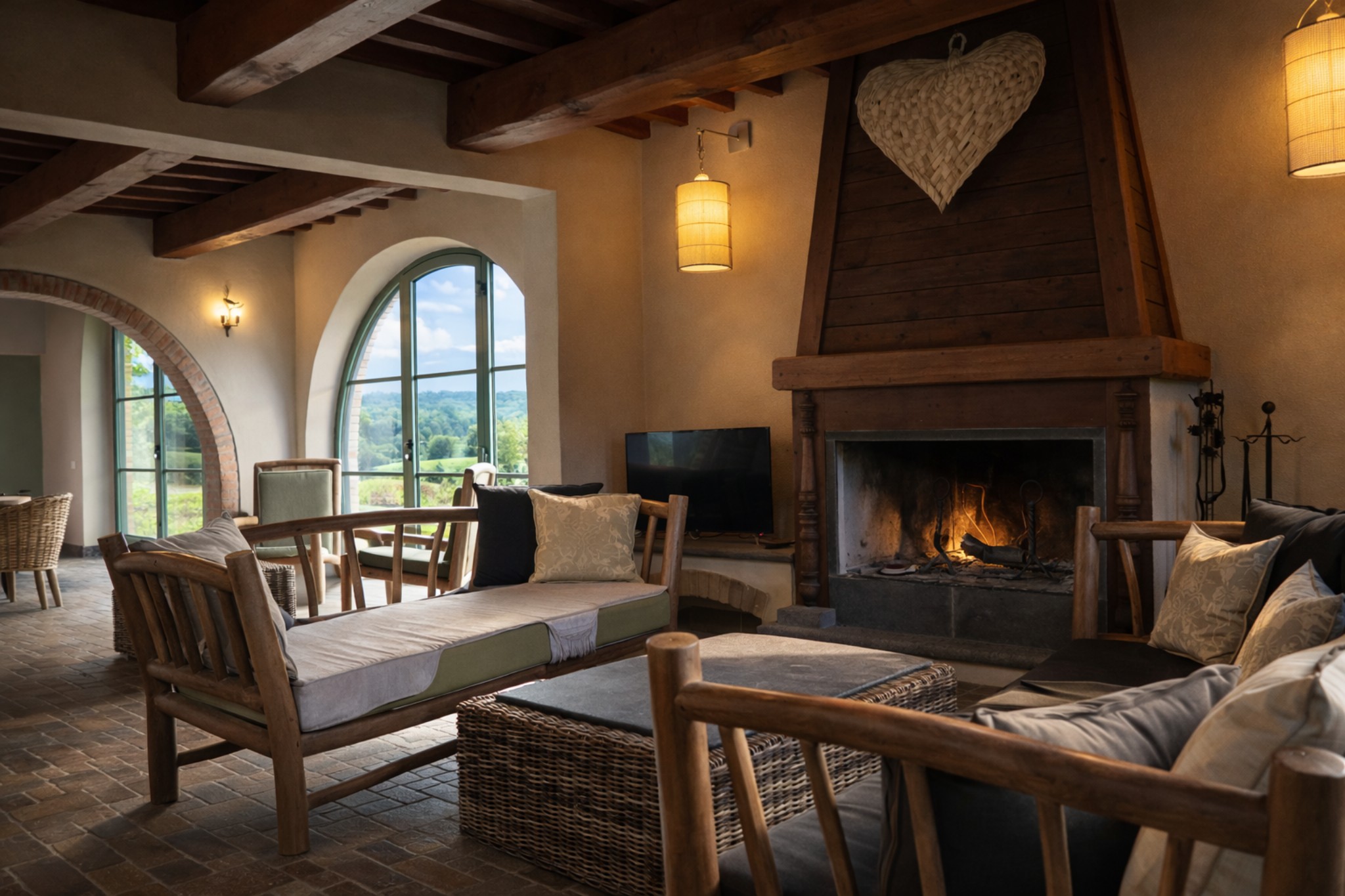 Villa Popillo fireplace lounge